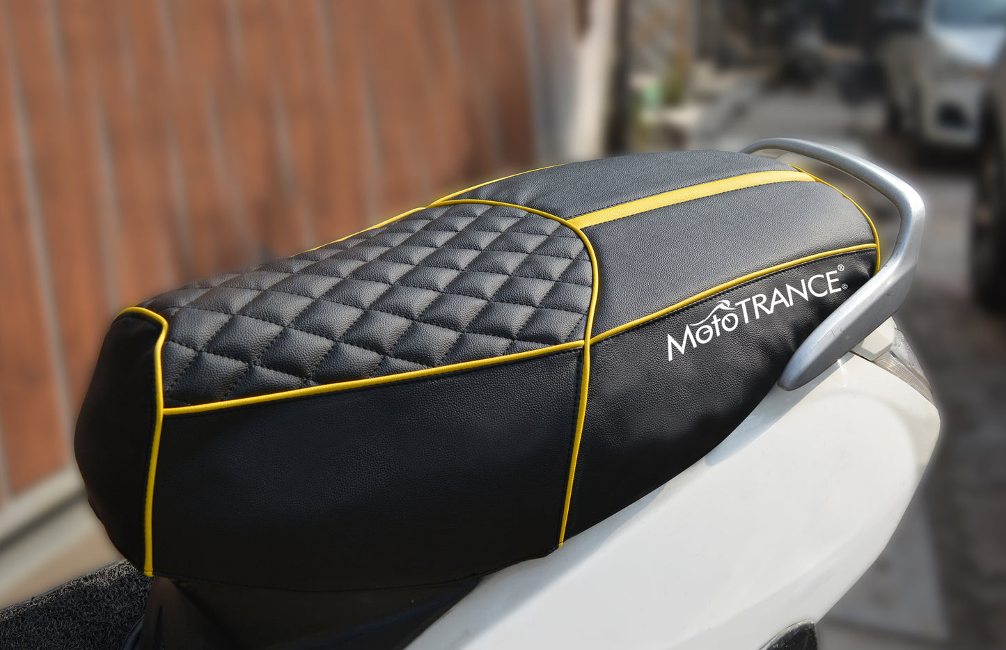 Mototrance DIAMOND PU Leather Bike Seat Cover For Bajaj Pulsar - Anti-slip Water-Resistant and Shock Absorbent Cover - Autofurnish
