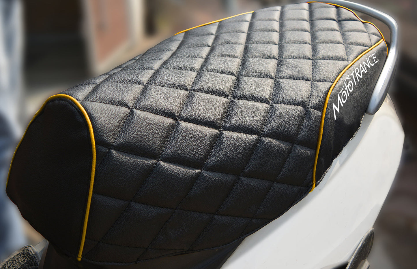 Mototrance PU Leather Designer Bike Scooter Seat Cover (MTSC-304) for Bajaj Discover 125 DTS-i - Autofurnish