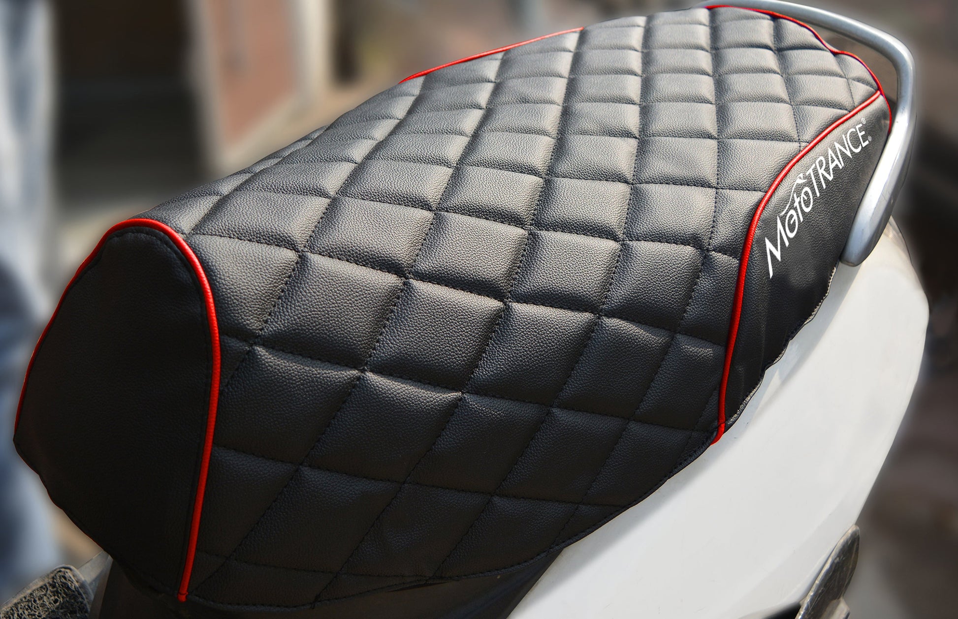 Mototrance PU Leather Designer Bike Scooter Seat Cover (MTSC-304) for Yamaha Alpha - Autofurnish