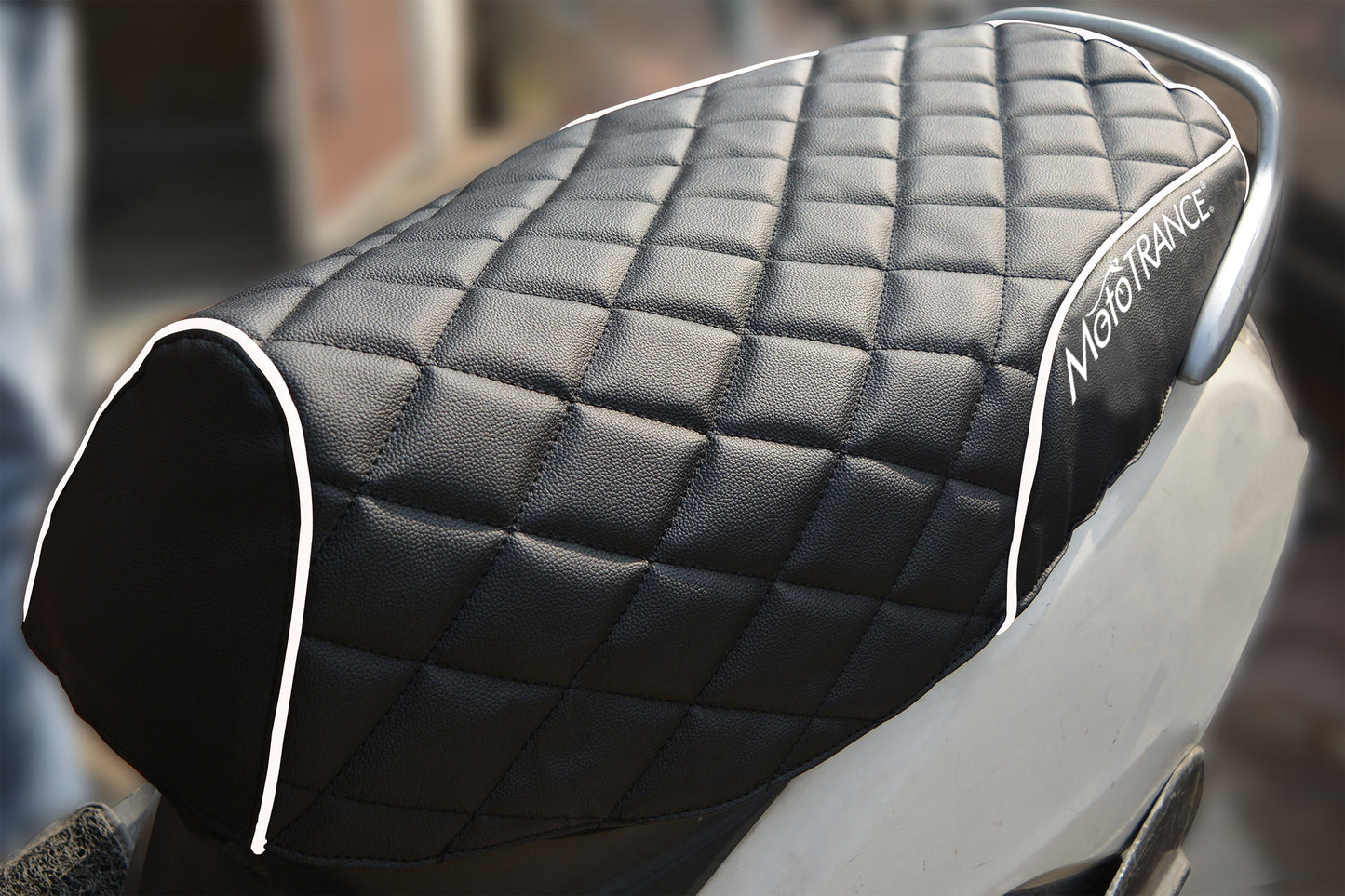 Mototrance PU Leather Designer Bike Scooter Seat Cover (MTSC-304) for Yamaha Alpha - Autofurnish