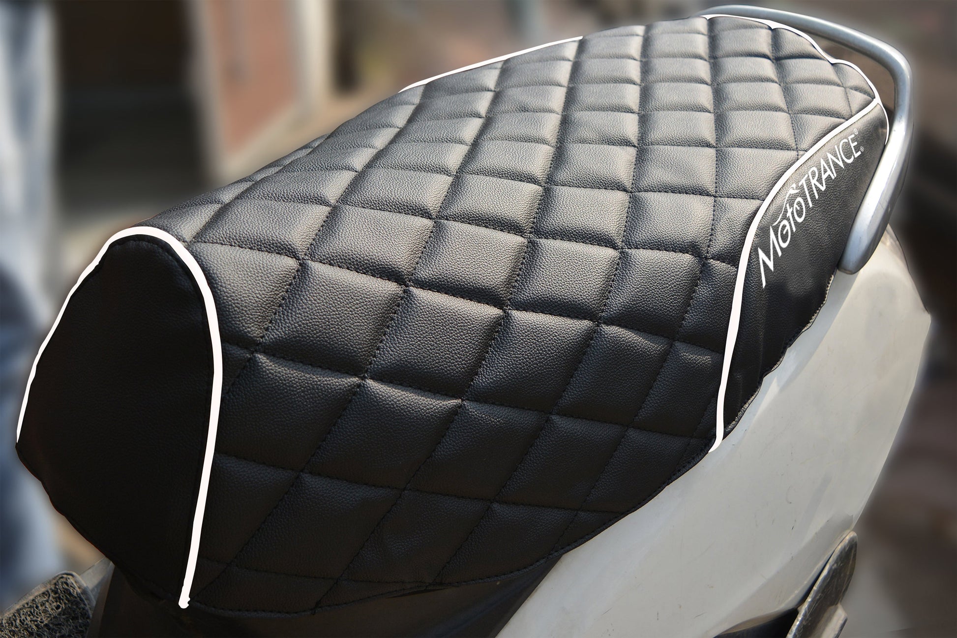 Mototrance PU Leather Designer Bike Scooter Seat Cover (MTSC-304) for Yamaha Alpha - Autofurnish